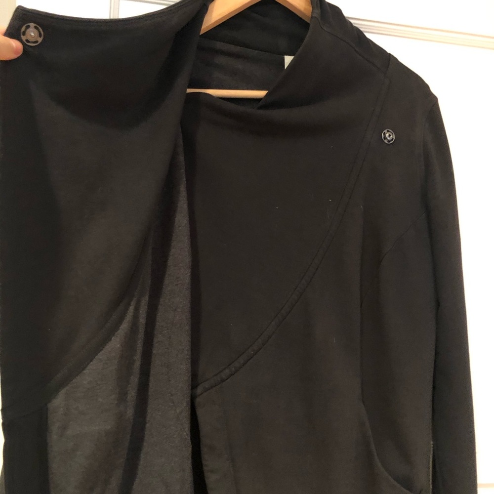 Lululemon Jacket - Picture 2 of 5